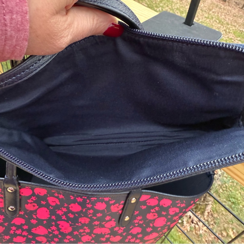 EUC Coach Prairie Calico Reversible Black and Red Floral Tote W/ Zipper Pouch - Picture 6 of 7